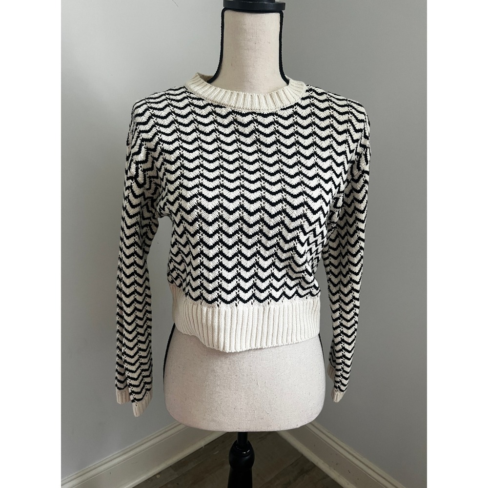 Chevron Knit Cropped Sweater sz XS Black Cream Preppy Minimalist Chic Monochrome